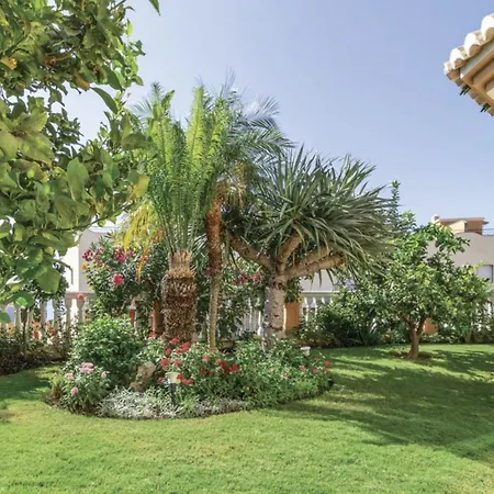 Villa Large 4 Bedrooms - 250m Playa